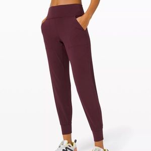 NWT LULULEMON ALIGN JOGGER CROP SIZE 6 GARNET